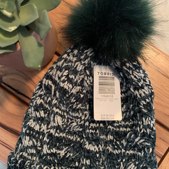 Torrid Beanie NWT - Picture 3 of 4